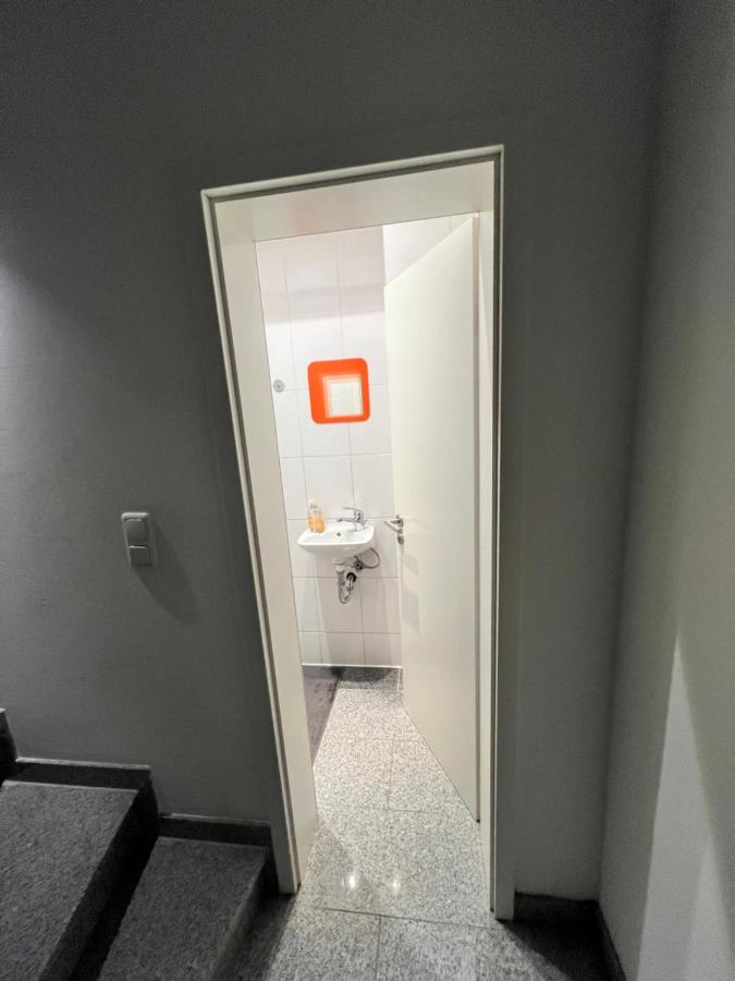 Budget Rooms Just For Sleeping - Digital Access Kolonia Zewnętrze zdjęcie